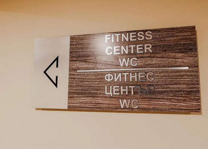 Hotel Park Service Perfected Garmen